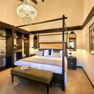 Camera con letto king size